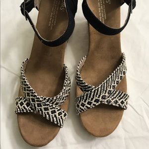 Toms sandals size 11